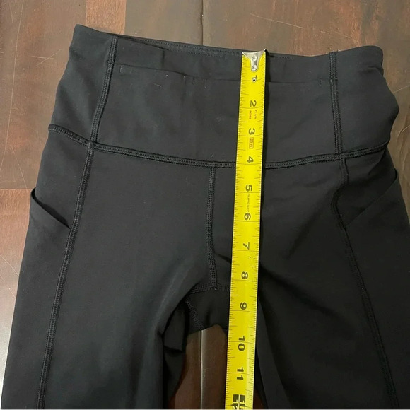 Lululemon Black Leggings Women’s Size 2 Mesh Pockets 22” Inseam Athletic - Picture 4 of 11